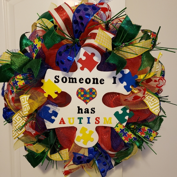 Autism Awareness Wreath - Picture 1 of 6